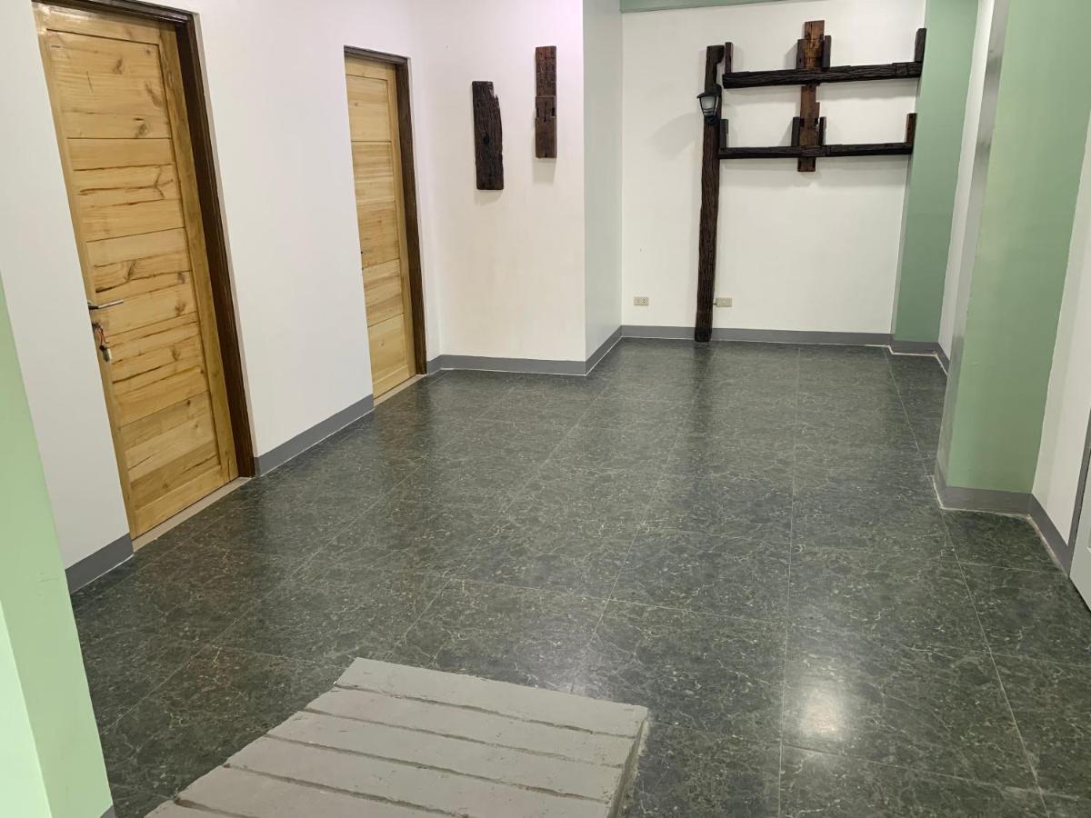 Beinte Singko De Marso Apartments Candon Exterior photo