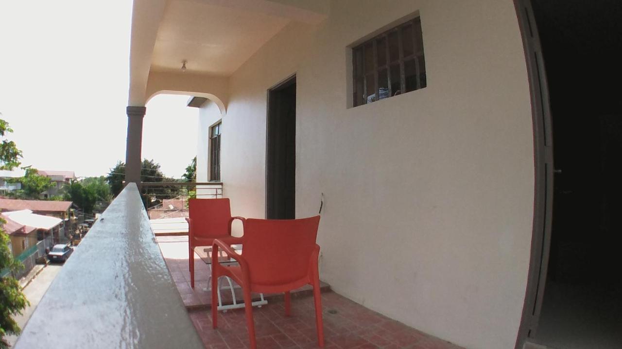 Beinte Singko De Marso Apartments Candon Exterior photo