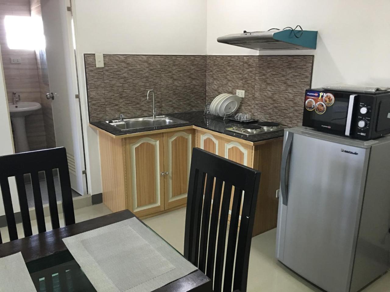 Beinte Singko De Marso Apartments Candon Exterior photo