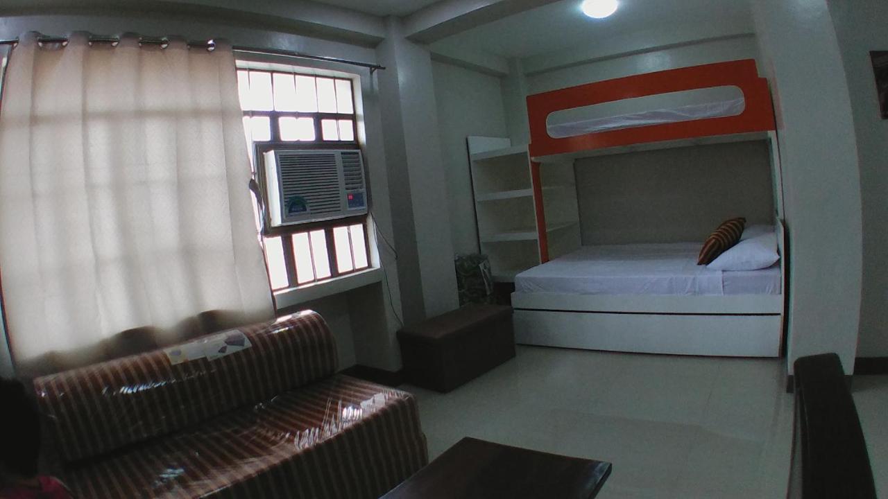 Beinte Singko De Marso Apartments Candon Exterior photo