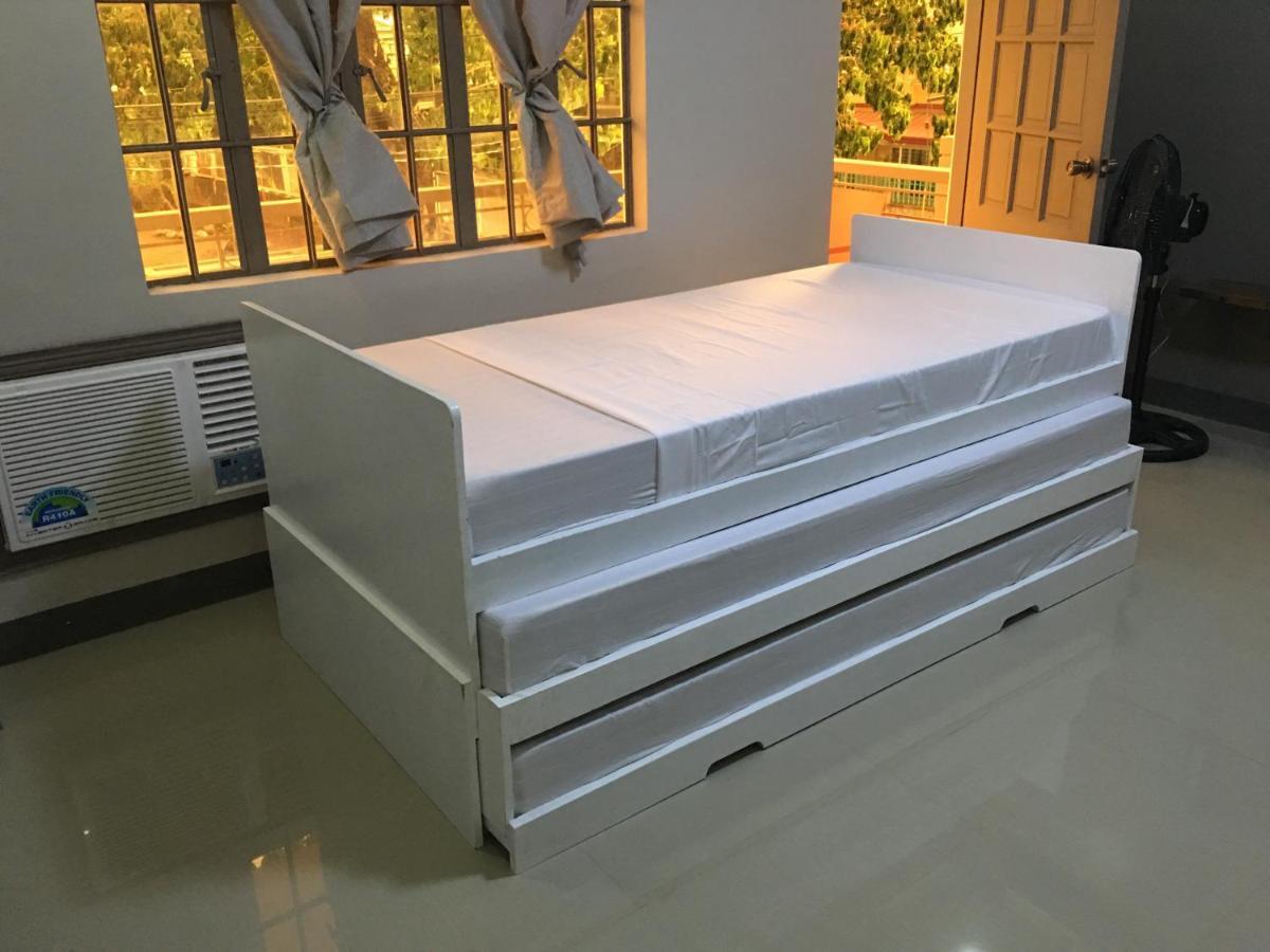 Beinte Singko De Marso Apartments Candon Exterior photo
